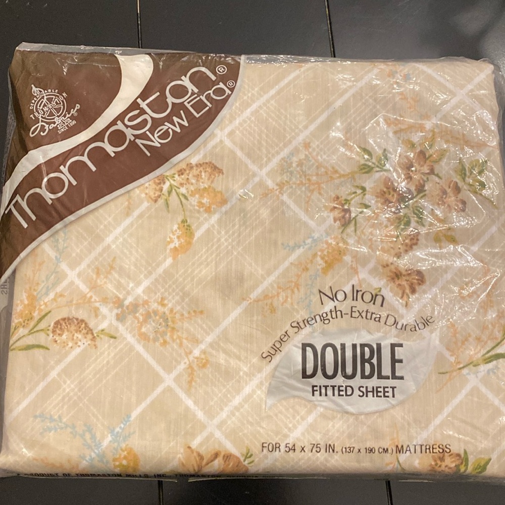 Vintage 1970’s double fitted bed sheet.